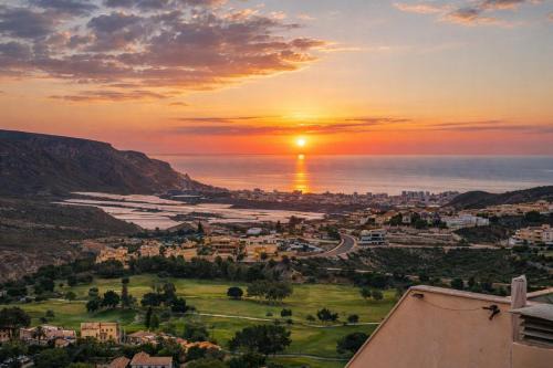 La Envia Apartment | Amanecer Envía Golf con Piscina Climatizada Gym y Dardos