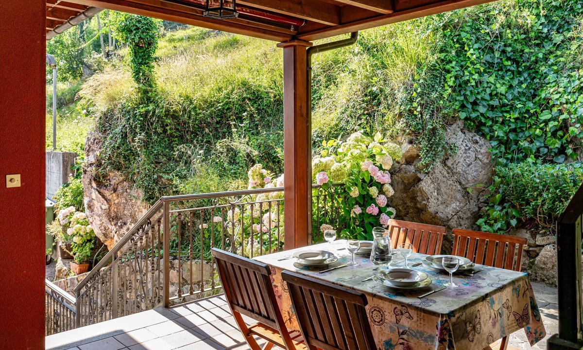Santianes de Ola House | Apartment 'Comeya' with Mountain View, Private Terrace and Wi-Fi