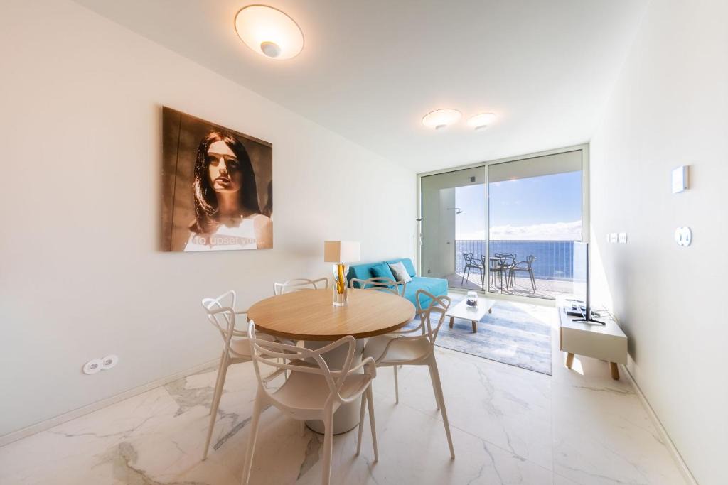 Santa Maria Maior Apartment | Barreirinha Front-Line Sea View I by Holiday Rental Madeira