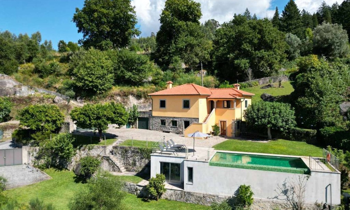 Calheiros Villa | Beautiful Ponte de Lima Villa | 4 Bedrooms | Villa Hermosa Vista | Private Pool