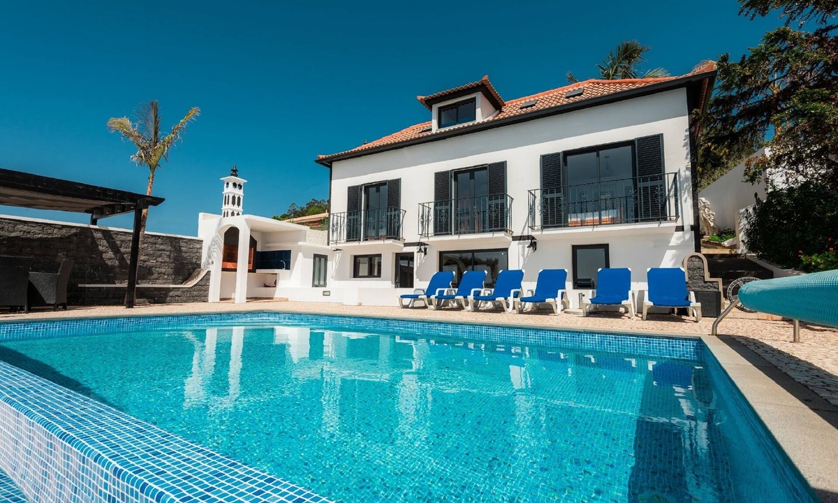 Calheta Villa | Blue Sea Villa. Private Heated Pool. Magnificent Ocean view. Quiet. Garden. AC