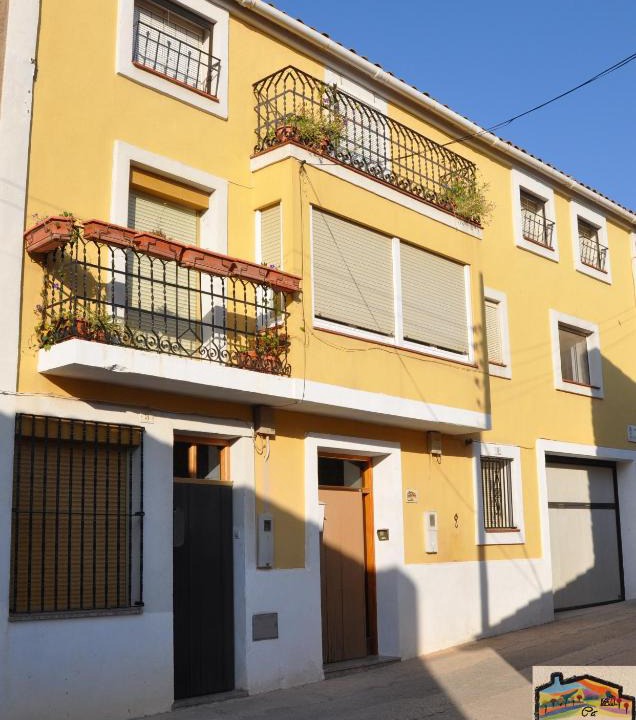 Bot Apartment | Can Valleta