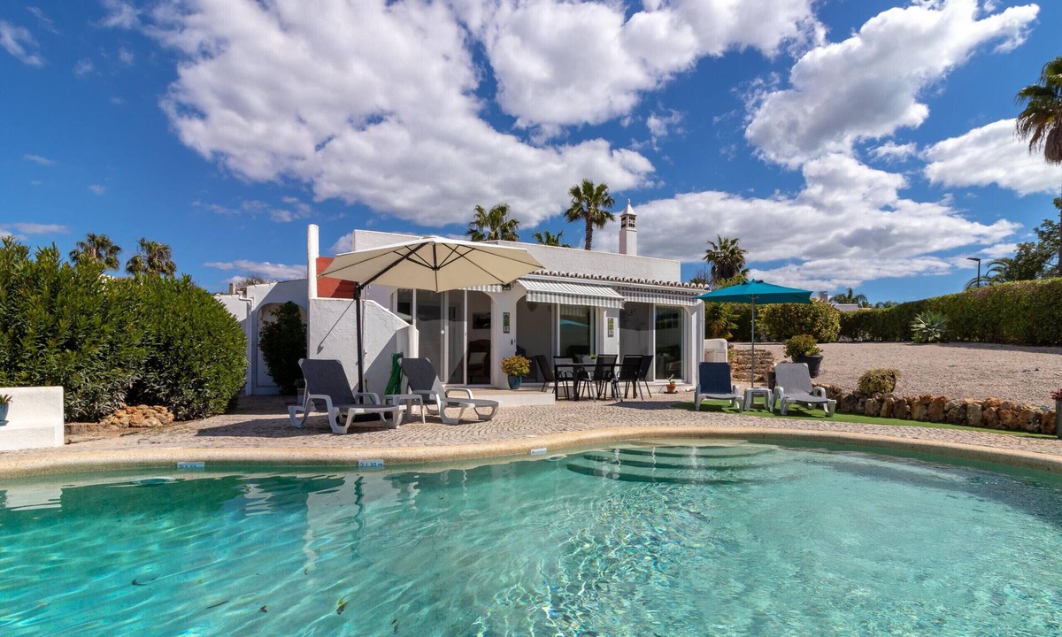 Mato Serrao Villa | Casa Colly, 2 bed villa with private pool within walking distance of Carvoeiro and the beach