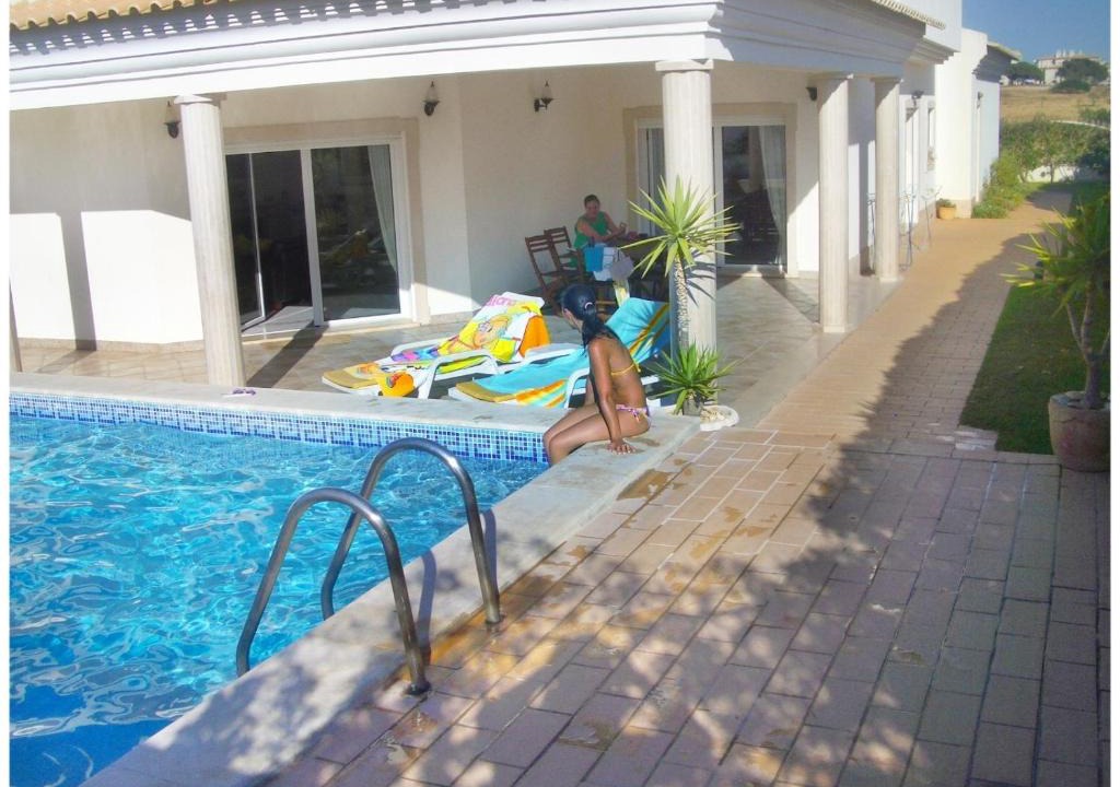 Olhos D'Agua Villa | Casa do Mar by Laranjal Rentals