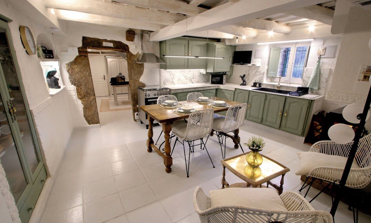 Celra Other | Charming Masia with fireplace in the forest 10 minutes from Girona