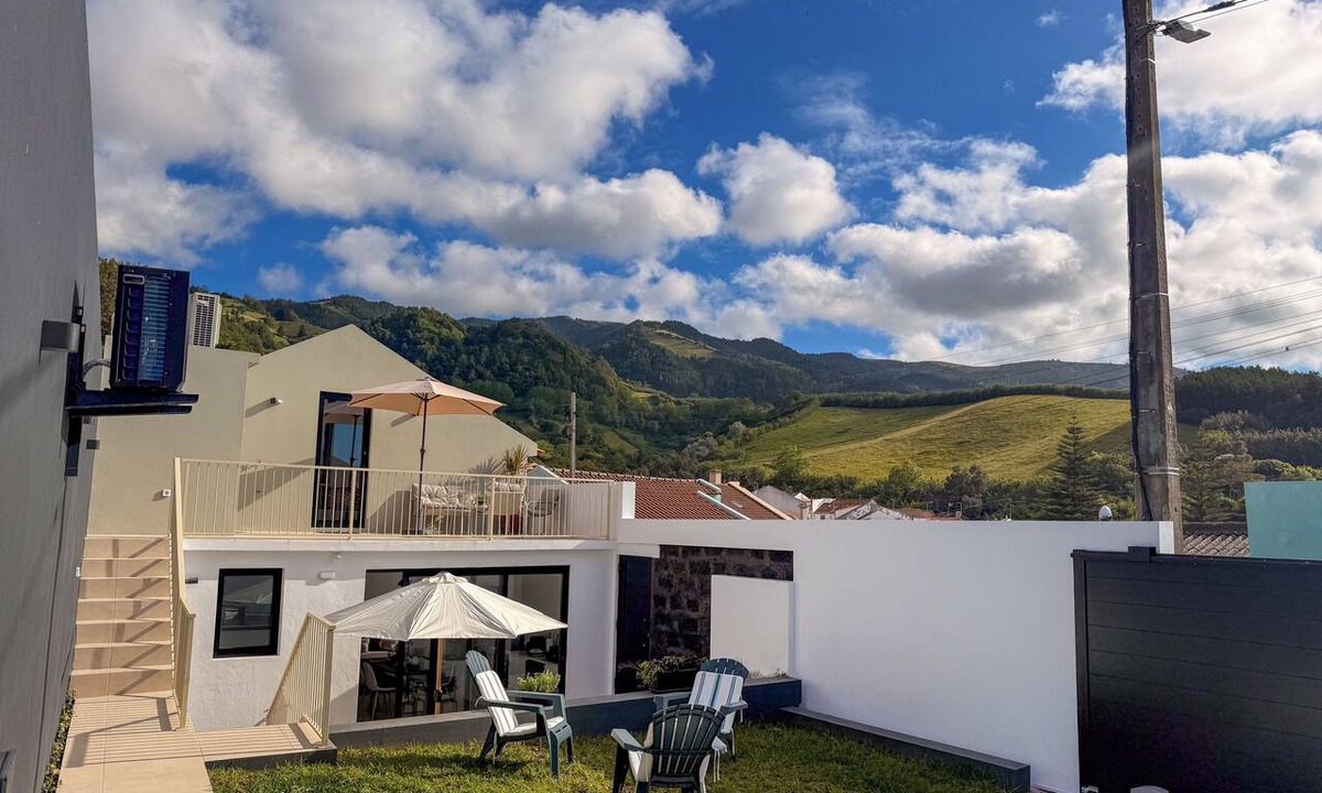 Porto Formoso House | Charming T2 Apartment in Porto Formoso — Comfort, Privacy & Garden
