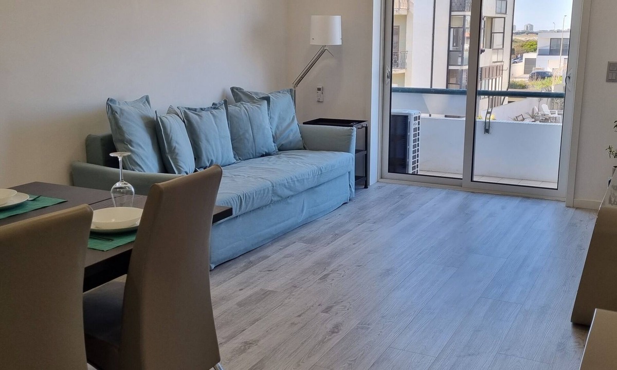 Arvore Apartment | Comfortable 3 bedroom near the beach!