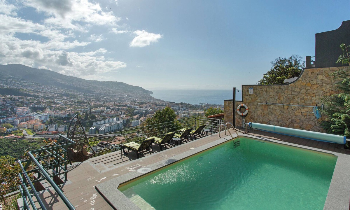 Santo Antonio Villa | Holiday Home 'Barcelos View' with Private Pool, Private Terrace and Wi-Fi