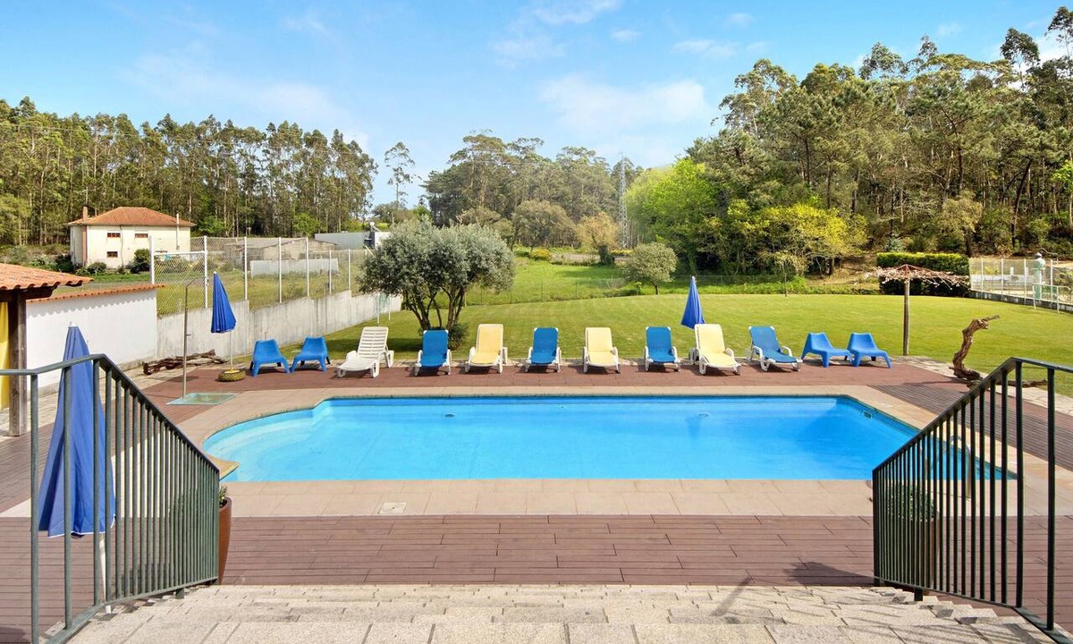 Rates House | Holiday Home 'Casa De Barqueiros' with Private Pool, Private Terrace and Wi-Fi