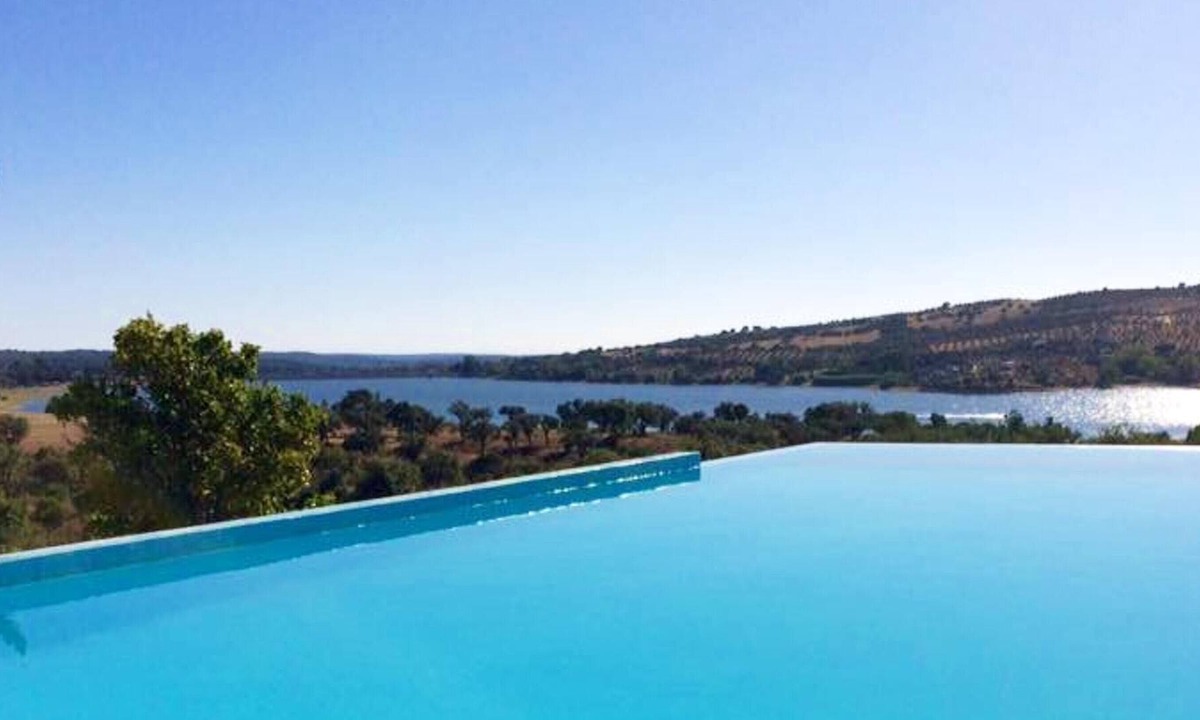Montargil House | Homerez - Nice property for 2 ppl. with shared pool at Montargil
