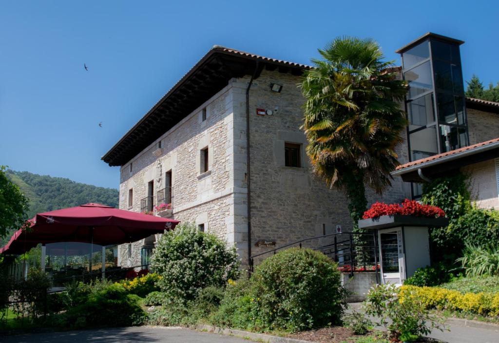 Ayala House | Izalde