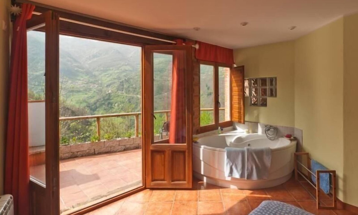 Santa Maria House | Jacuzzi, fireplace, barbecue and spectacular view