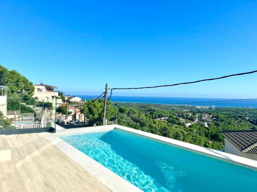 Castellet i la Gornal Villa | Les Flors de Cunit Villa Cedra