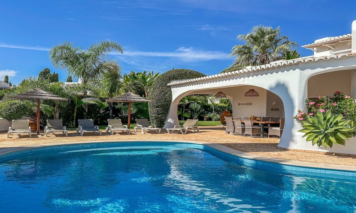 Albufeira Villa | ★Luxury Villa Heated Pool, walk to São Rafael Beach, Albufeira