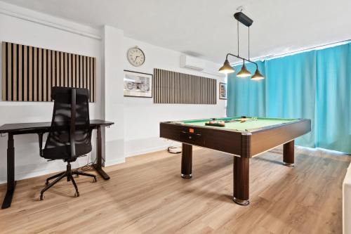 Alcorrin House | Modern 5BR Villa with Rooftop Sea Views