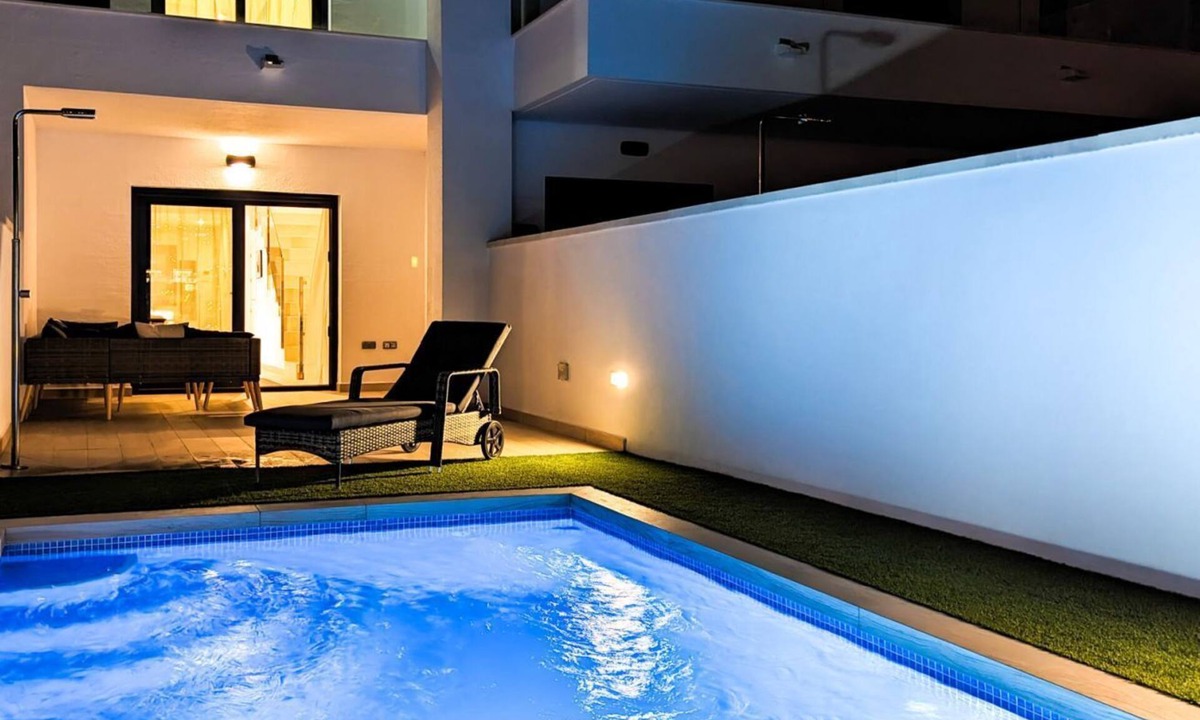 Finestrat House | PANORAMIC warm pool home