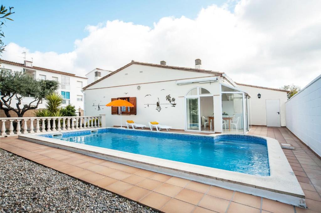 L'Escala Villa | Patrick