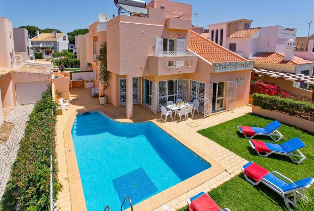Quarteira Villa | Paulena