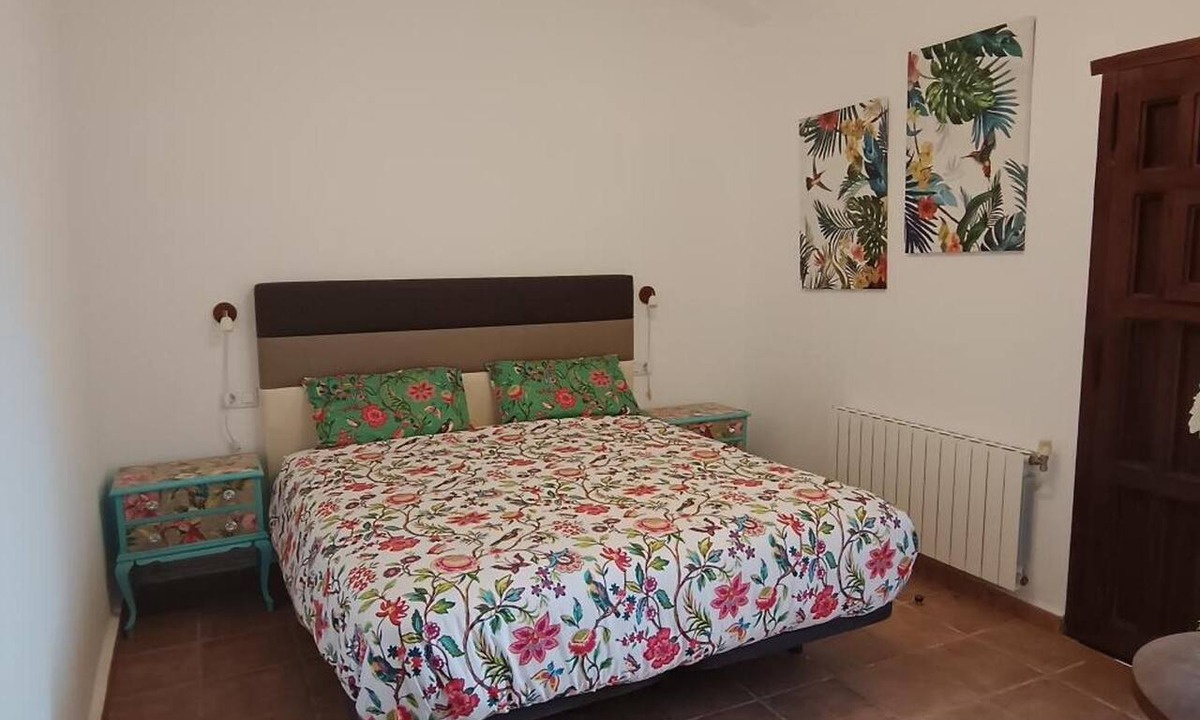 Majada del Moro Apartment | Room 'Naranja' with Shared Pool, Wi-Fi and Air Conditioning