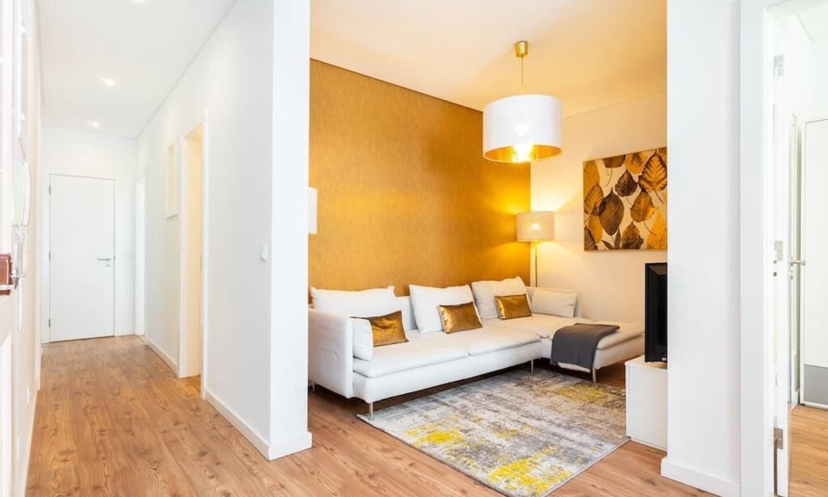 Lisbon Old Town Apartment | Spacious apartment perfect for families & friends in central location