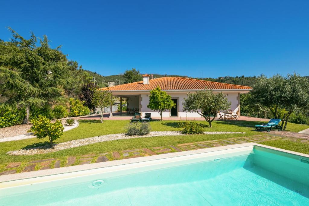 Castelo de Paiva Villa | Stunning 3-bed-2-bath villa over Douro River;Porto city - WIFI-sleep 6-10