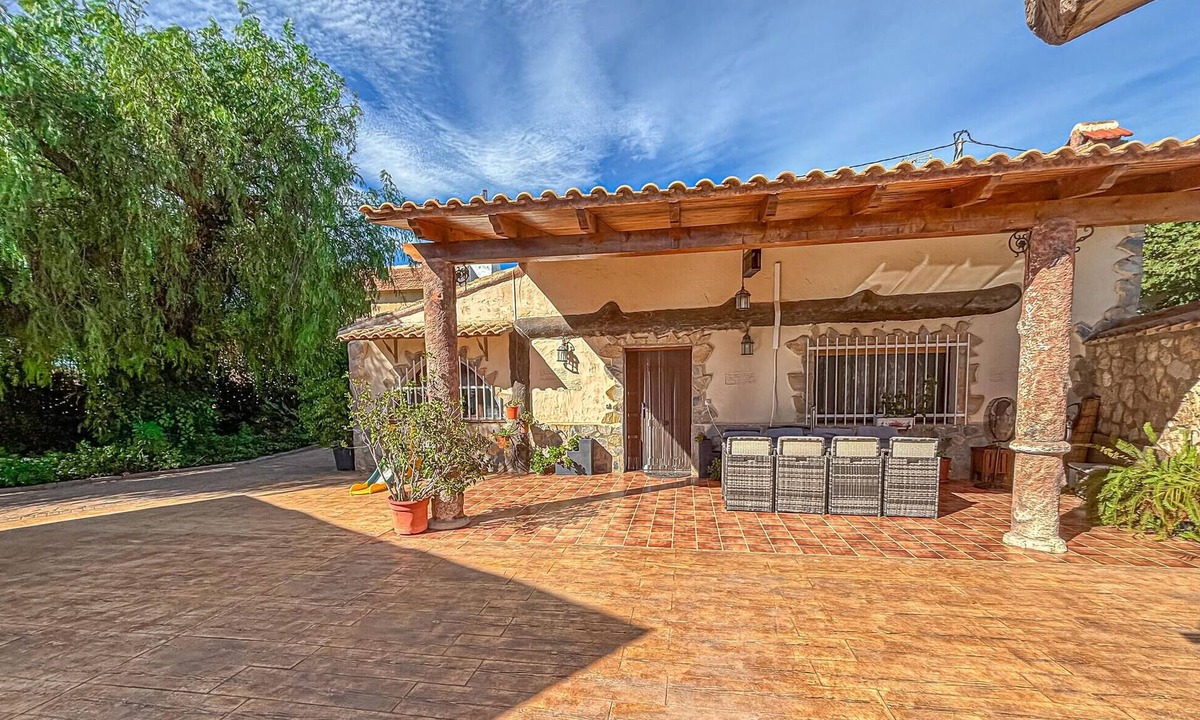 Mula House | Stunning home in Mula