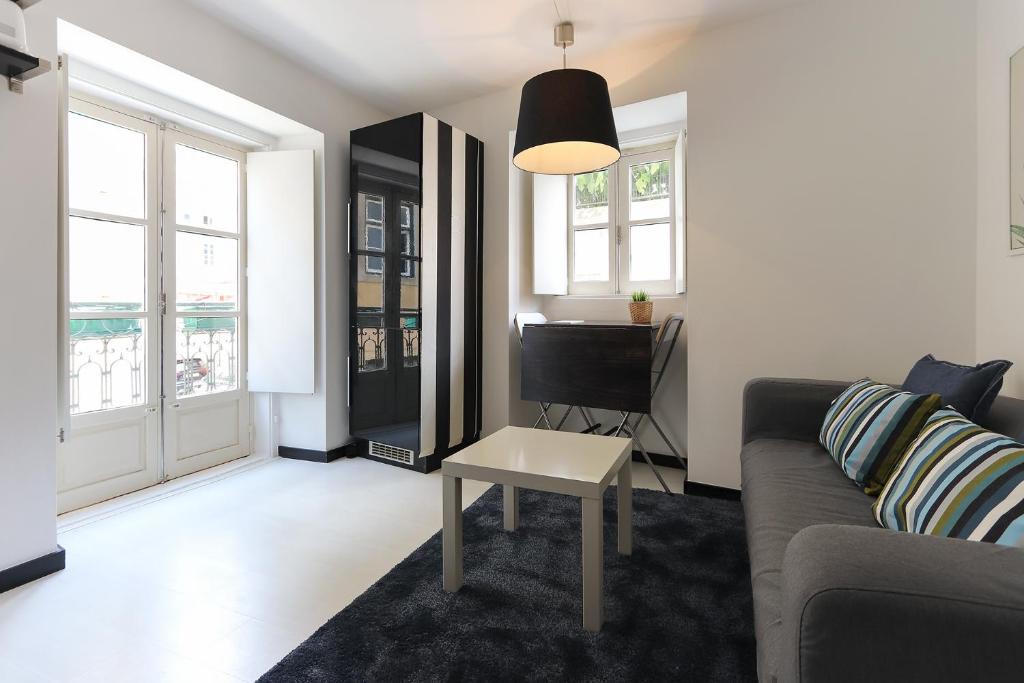 Encarnacao Apartment | Tailor Made Flat in Central Bairro Alto
