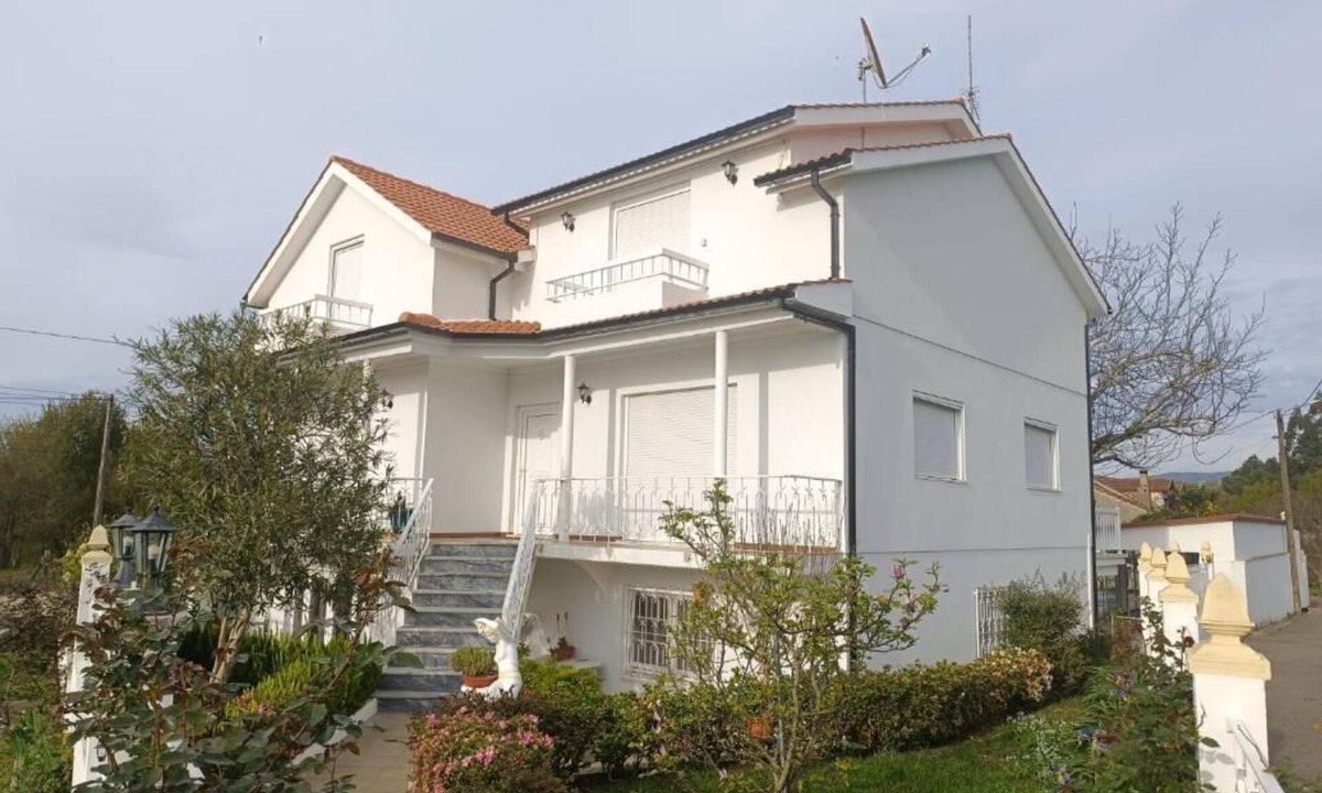 Campos Villa | Villa with Pool, Barbecue and 5 Bedrooms in Vila Nova de Cerveira