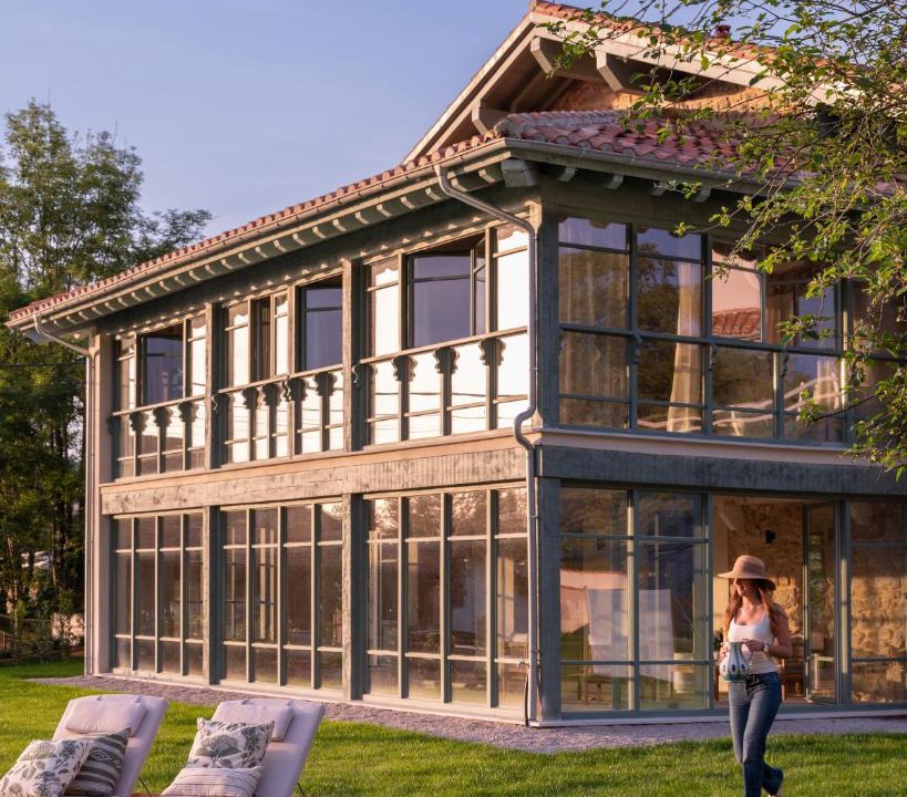 Caviedes House | Wishome-Una espectacular villa centenaria rehabilitada con piscina interior