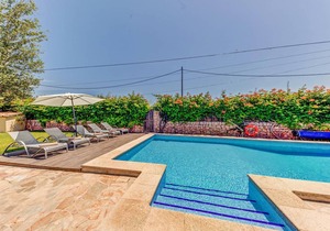 300 m² Villa ∙ 4 bedrooms ∙ 8 guests in Pollença