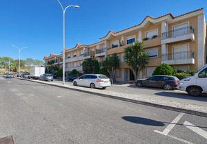 Apartamento junto NOVA&PRAIA Carcavelos II in Carcavelos