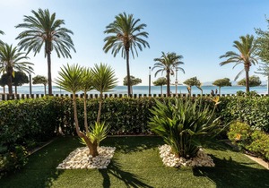 Luxury Beachfront Apartment in Cambrils