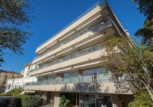 Studio Proche Plage et Commerces - Climatisé, Parking, Wi-Fi in Saint-Raphael