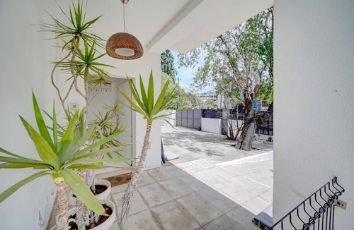 Oeiras Villa | 20 minutes from Lisbon, spectacular house w/garden. Pets accepted