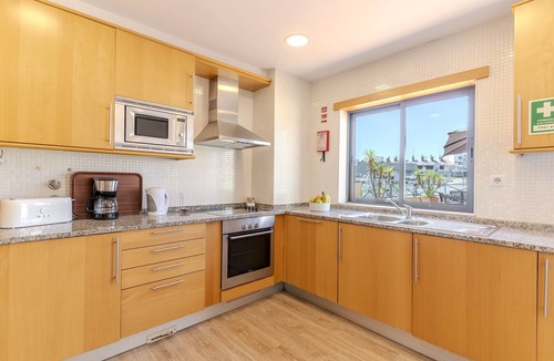 Montechoro Apartment | #353 T2 Apartment Central Albufeira|Pool & Terrace