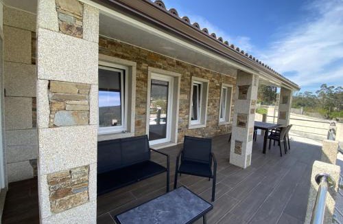 Cee House | A CASA D'ABAIXO
