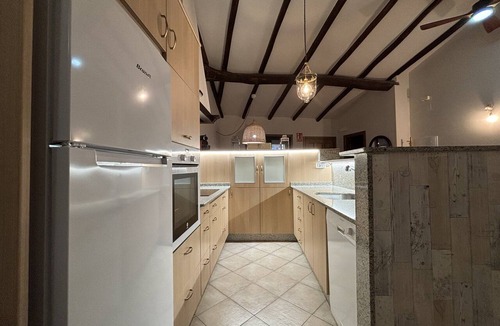 Sober House | A charming, traditional, and comfortable cottage in the Ribeira Sacra. Pet-Friendly.