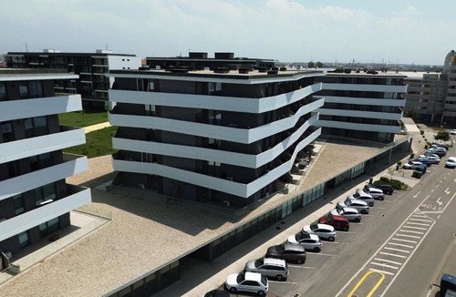 Aveiro Apartment | A Proa do Moliceiro BLANC Studios - Sunset City View