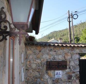 Figueiro dos Vinhos House | ACOLINA
