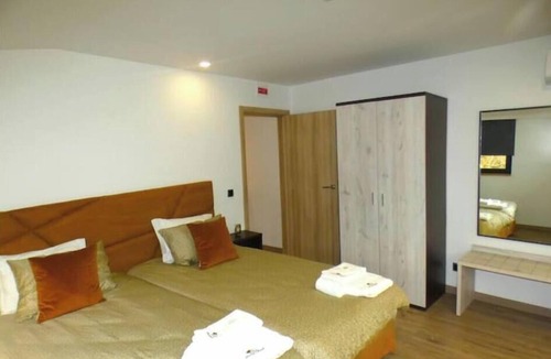Marinha Grande Hotel | AL Pinhal Litoral (Room B3)