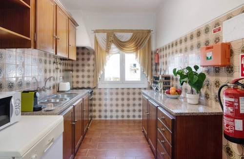 Manta Rota Villa | 'Andar de Moradia' Apartment with Sea View, Balcony, Shared Pool, and Wi-Fi