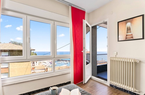 Lastres Apartment | Apartment 'El Privilegio De Lastres' with Sea View and Balcony