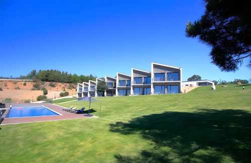Macedo de Cavaleiros Apartment | Apartment 'Monte Bela Vista - 1' with Lake View, Wi-Fi and Air Conditioning