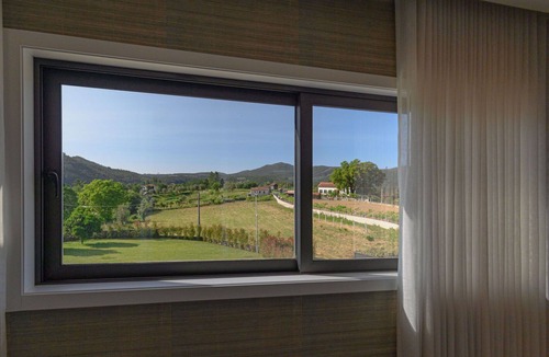 Gondomar Villa | Beautiful private villa for 10 people with WIFI, A/C, private pool, TV, terrace and panoramic view
