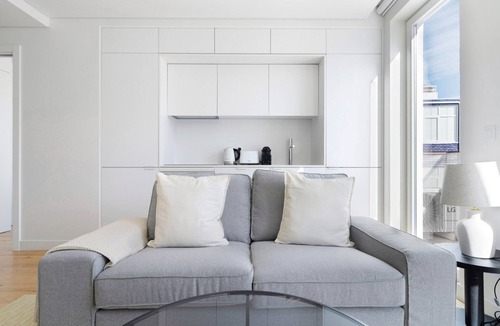 Sao Domingos de Benfica Apartment | Blueground | São Domingos de Benfica, pool, nr Jardim da Luz