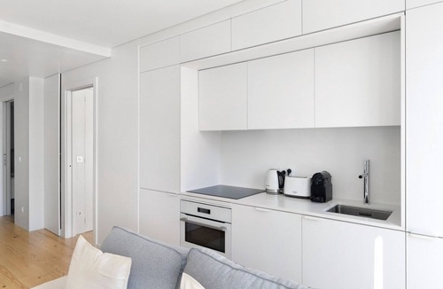 Sao Domingos de Benfica Apartment | Blueground | São Domingos de Benfica, pool, nr Jardim da Luz