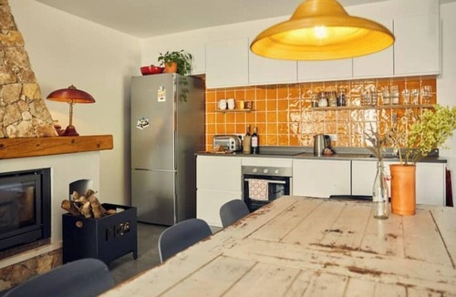 Ericeira Bed & Breakfast | Bright & Spacious Ensuite Room in Charming Coliving Near Ribeira Beach