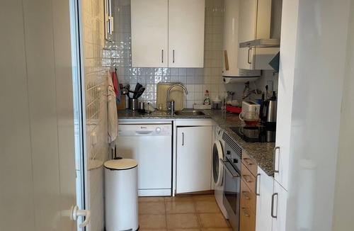Cadaques Apartment | Cadaqués: apartment for rent, large terrace, private parking, 5–10 minutes from the beach.