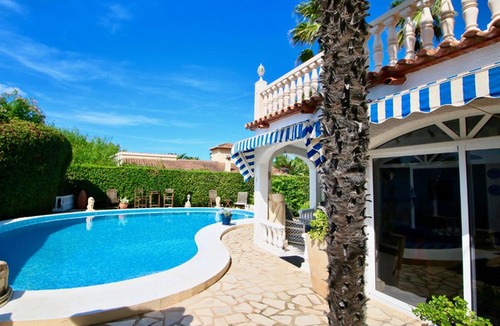 Denia Villa | Campuso BH