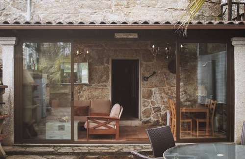 Oroso Cottage | Casa Cabo Aráns - charm in the Galician countryside, with all the comforts.